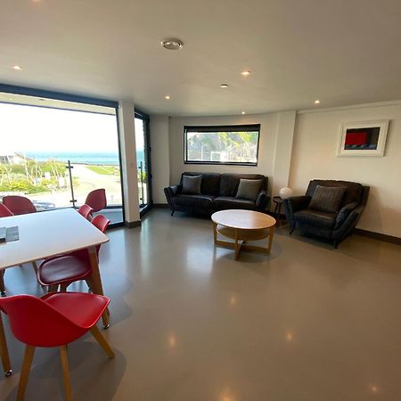 2 The View Apartments Ilfracombe - Seafront, Parking, Lift, Ev Esterno foto