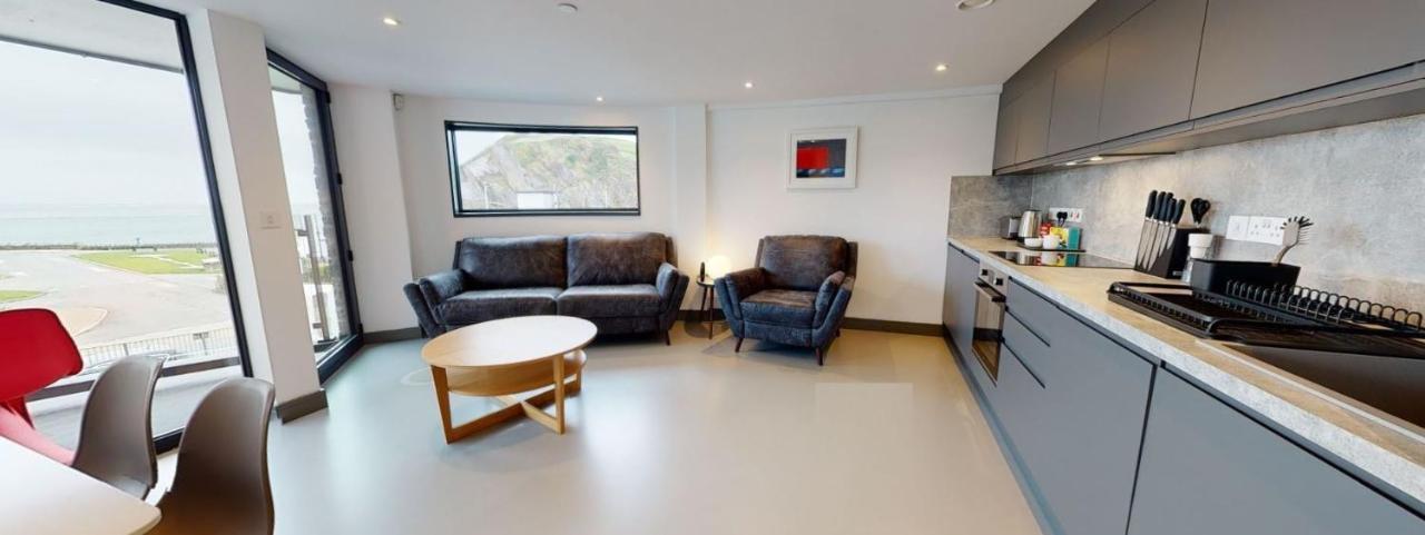 2 The View Apartments Ilfracombe - Seafront, Parking, Lift, Ev Esterno foto