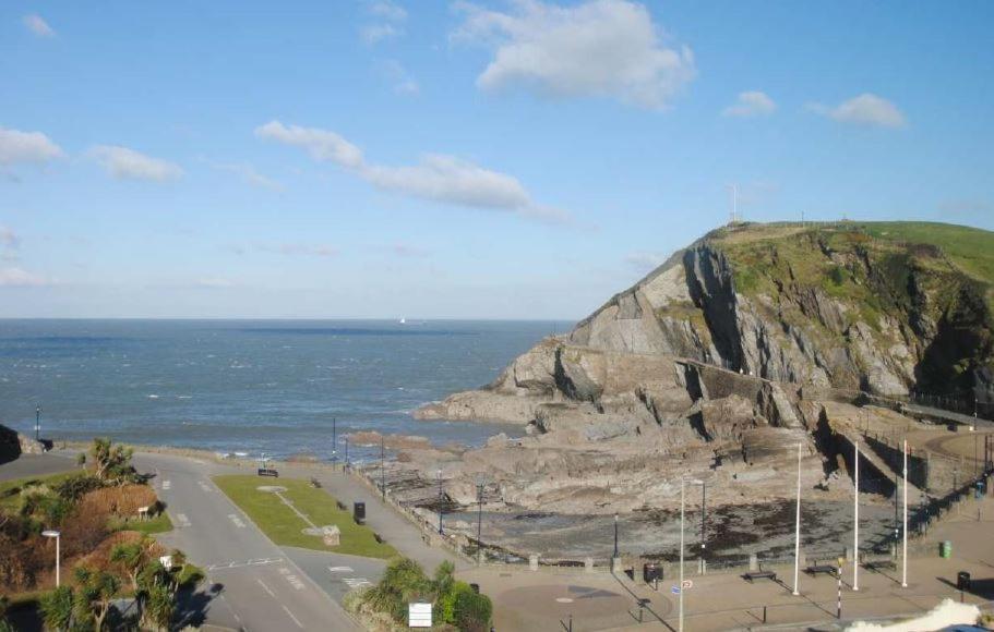 2 The View Apartments Ilfracombe - Seafront, Parking, Lift, Ev Esterno foto