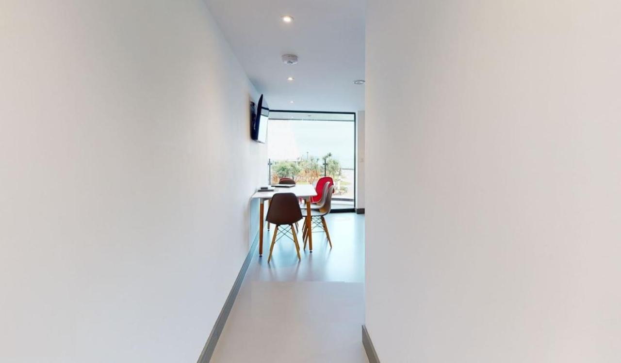 2 The View Apartments Ilfracombe - Seafront, Parking, Lift, Ev Esterno foto