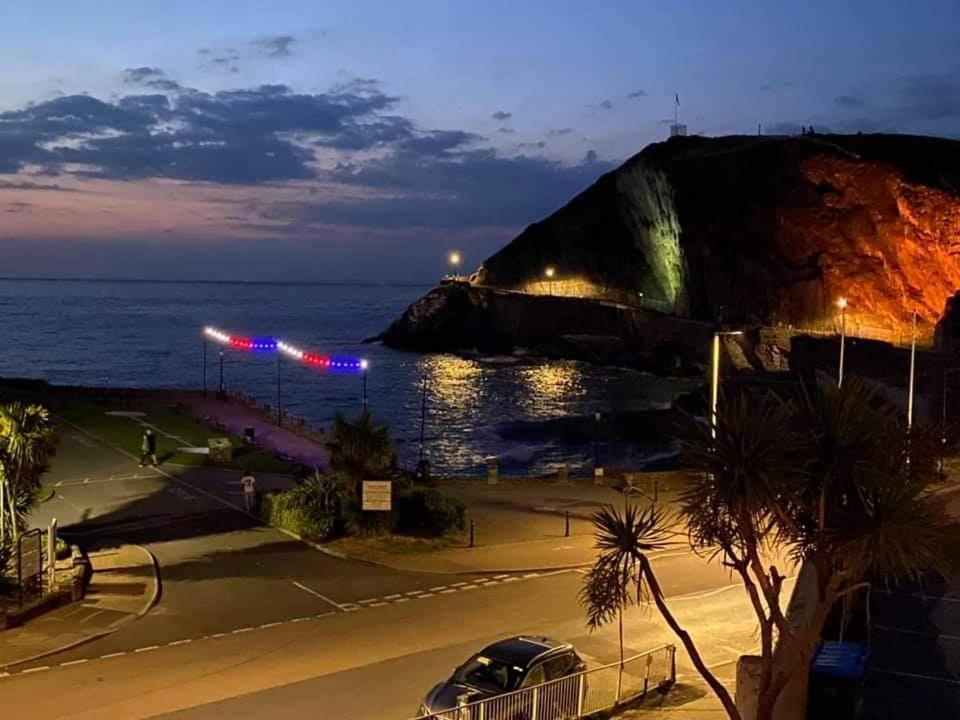 2 The View Apartments Ilfracombe - Seafront, Parking, Lift, Ev Esterno foto