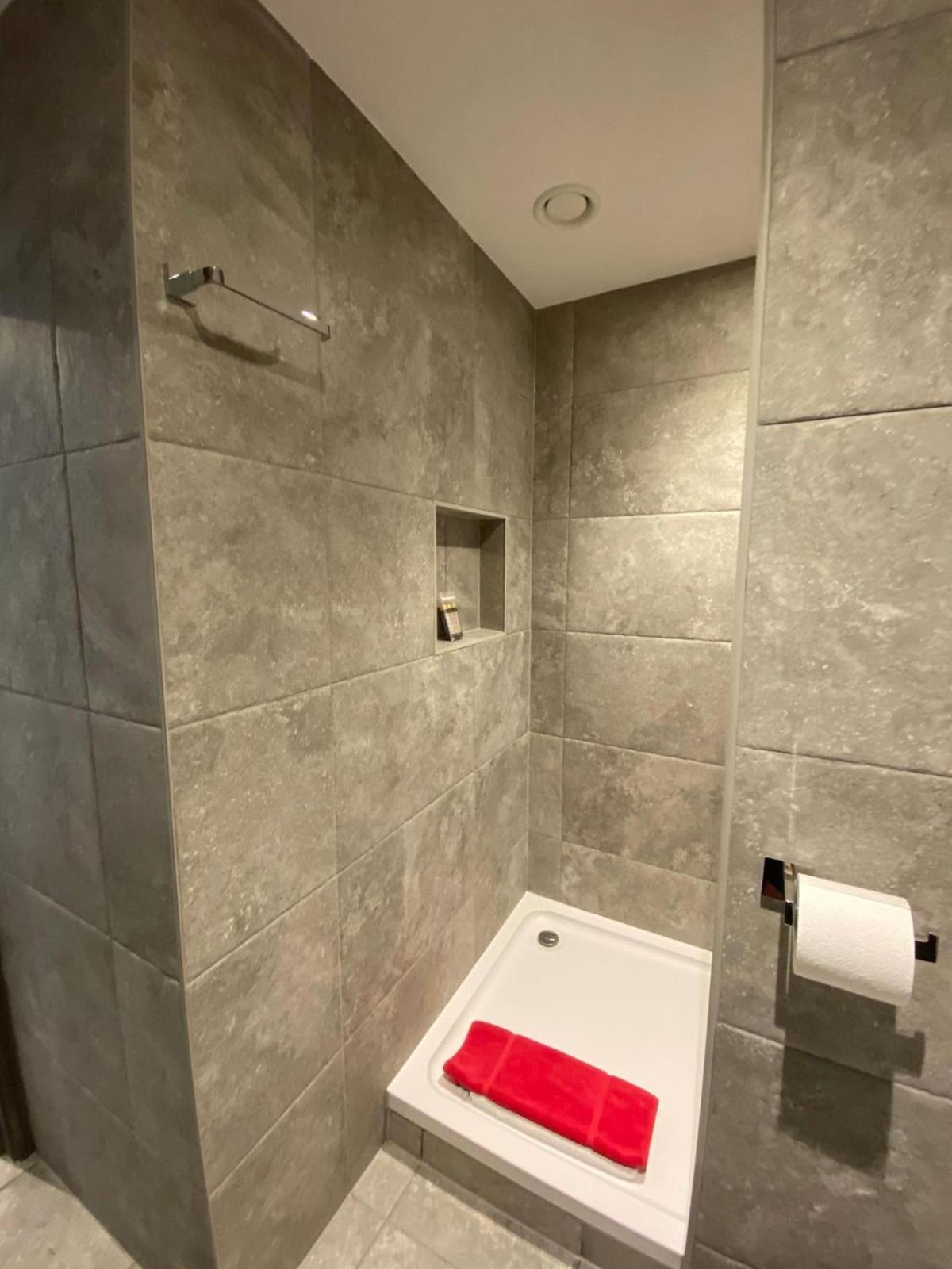 2 The View Apartments Ilfracombe - Seafront, Parking, Lift, Ev Esterno foto