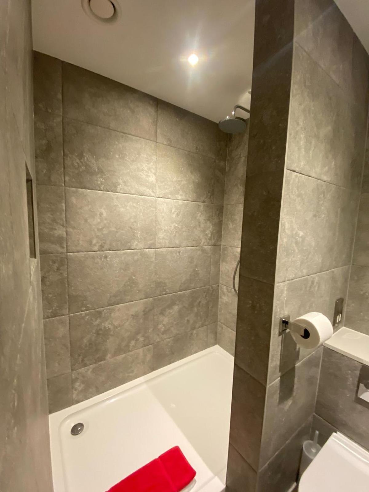 2 The View Apartments Ilfracombe - Seafront, Parking, Lift, Ev Esterno foto
